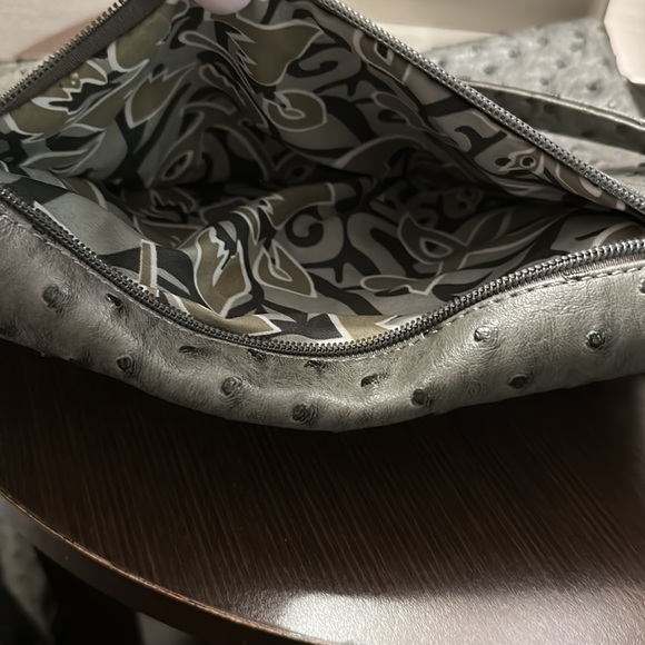 Crossbody - Picture 5 of 10